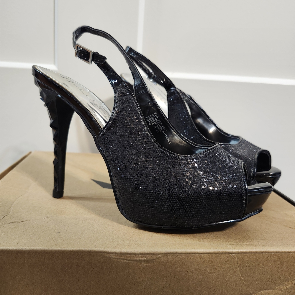 Elegant Black Peep-Toe Slingback Heels